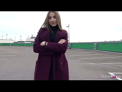 ❤️ IS SCÓITÉAL Gearmánaigh Aisling A THUGANN CRUACH, TELLTALE PÁIRCEÁLA AGUS SEXY AR AIRGEAD Gnéas linn