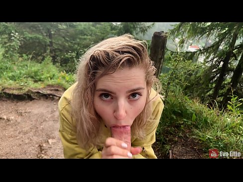 ❤️ Fáinleogann cailín cum tar éis blowjob poiblí - Eva Elfi Gnéas linn