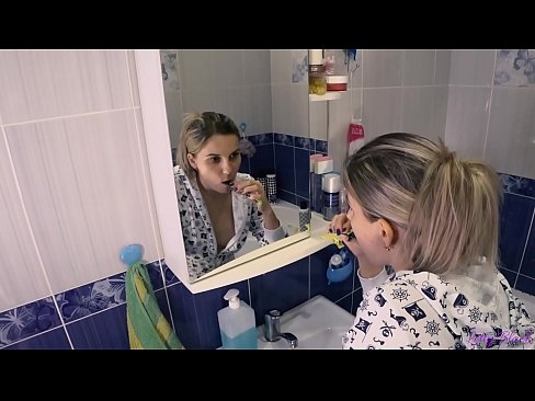 ❤️ Críochnaíonn Hack le óga i pitseámaí cum ó bhéal i asal - letty black Gnéas linn
