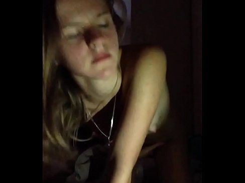 ❤️ Déanann cailín masturbates agus cums Gnéas linn